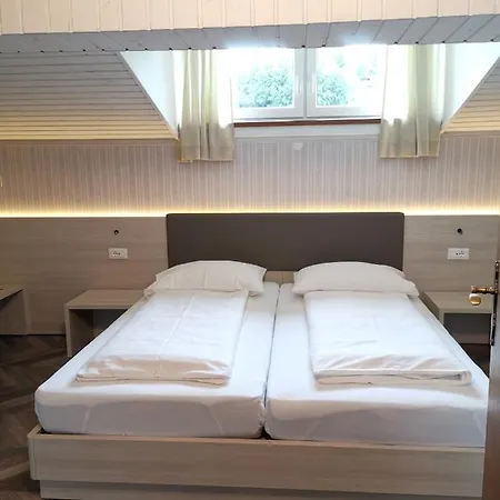 Fruehstueckspension Helmut Koffler Guest house Faak am See